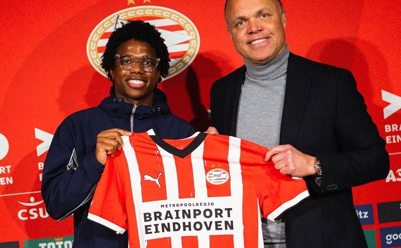 Tyrell Malacia leaves Man United on loan. Photo: PSV