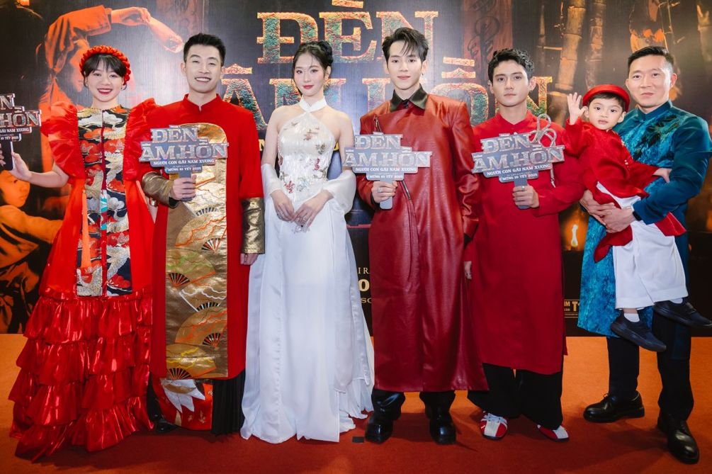 The cast of the movie Ghost Lamp. Photo: Producer.