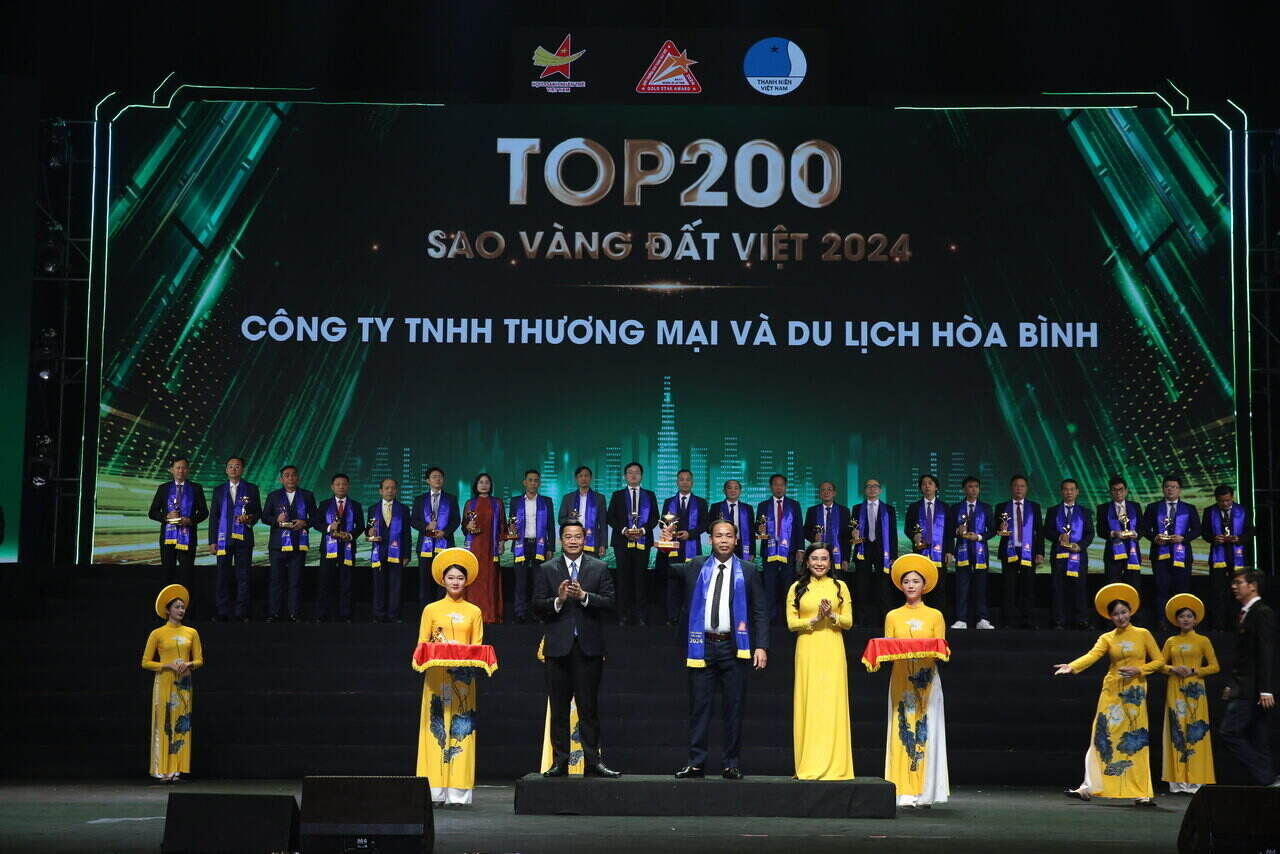 Hoa Binh Travel - Dat Cang Tourism Enterprise welcomes the "Golden Stars of Vietnam 2024" award
