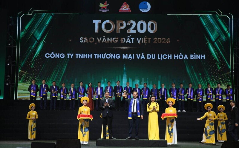 Hoa Binh Travel - Dat Cang Tourism Enterprise welcomes the "Golden Stars of Vietnam 2024" award