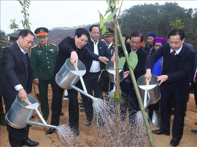 President Luong Cuong attends the launching ceremony of “Tree Planting Festival to forever remember Uncle Ho” in Lang Son. Photo: Lam Khanh