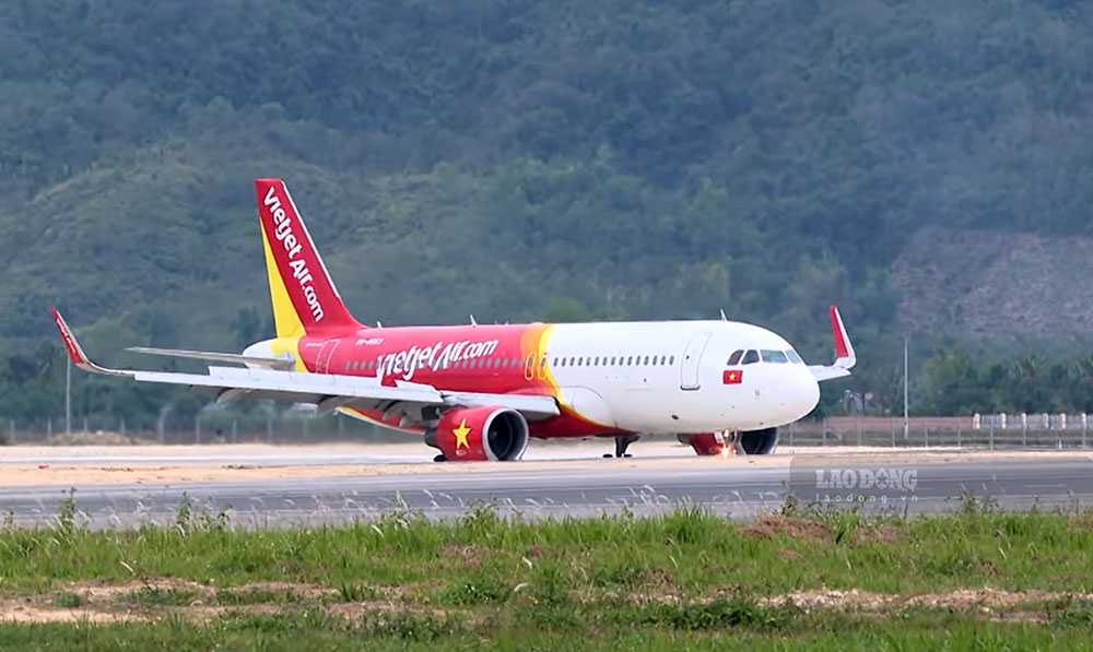 Vietjet Air still maintains flights from Dien Bien Airport to Ho Chi Minh City and vice versa. Photo: Thanh Binh