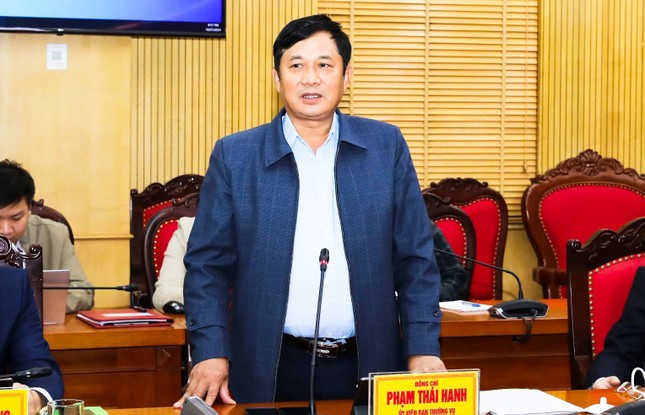 During the process of streamlining the apparatus in Thai Nguyen, Mr. Pham Thai Hanh - Head of the Provincial Party Committee's Mass Mobilization Committee submitted a request for early retirement.