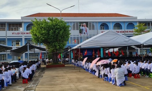 Học sinh Trường THPT Chuyên Bạc Liêu đến lớp khá đầy đủ. Ảnh: Nhật Hồ