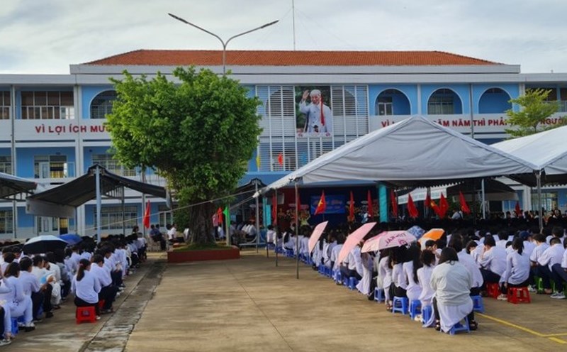 Students of Bac Lieu High School for the Gifted attend class quite fully. Photo: Nhat Ho