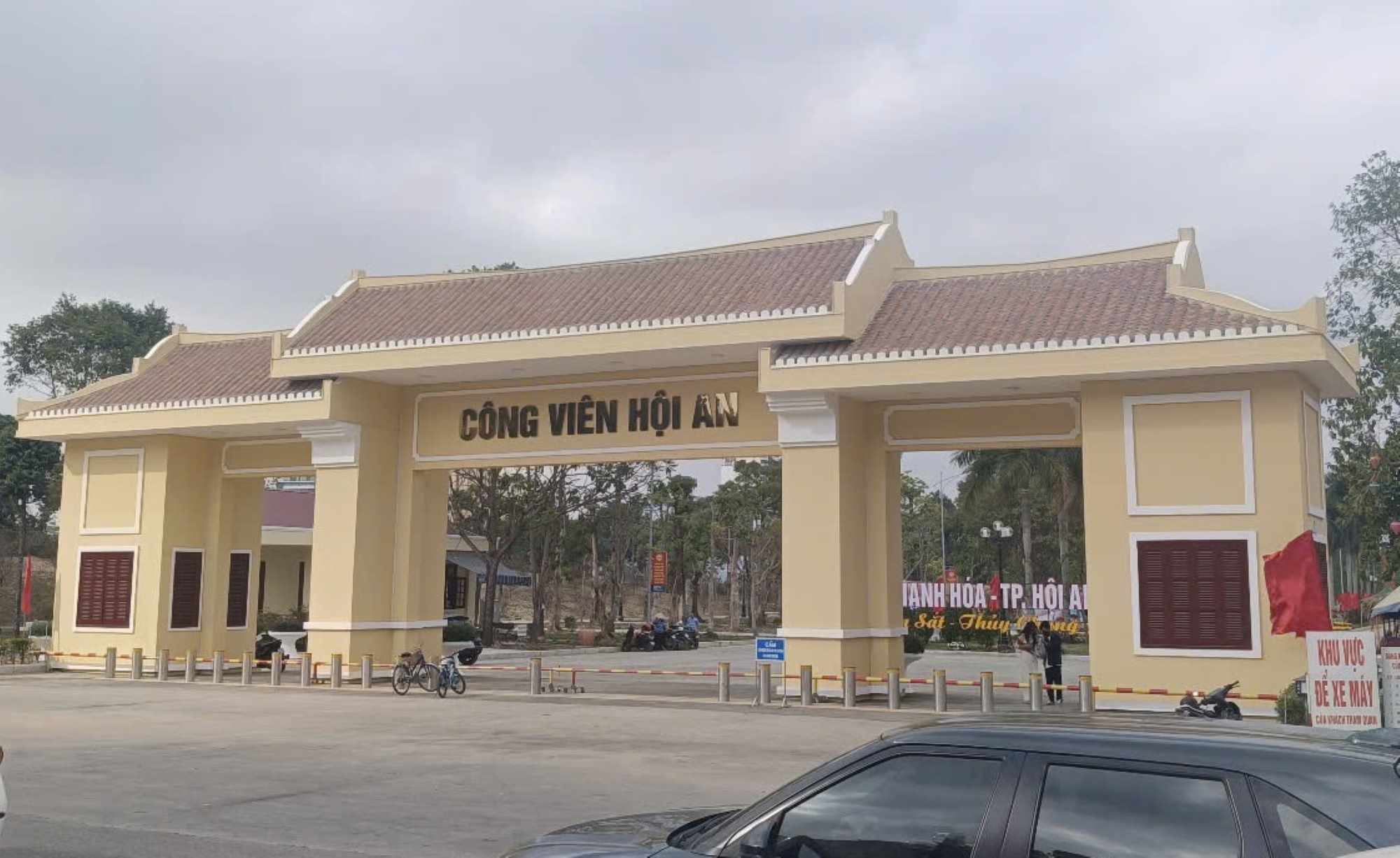 Hoi An Park Gate after being newly invested in and built. Photo: Quach Du