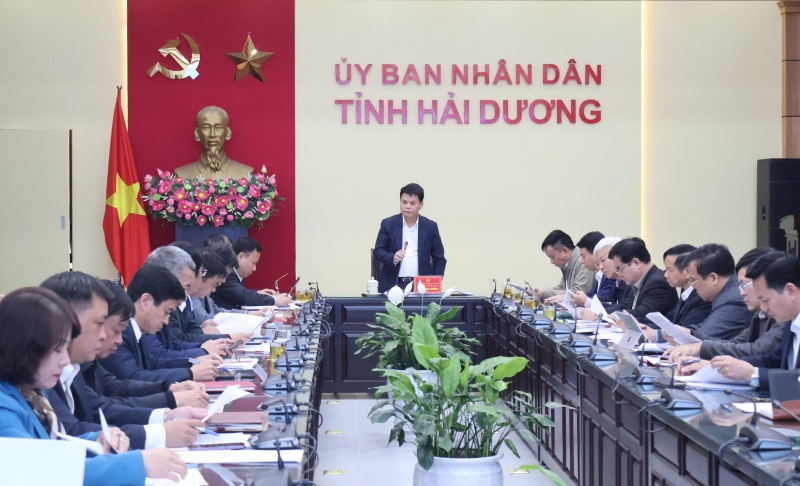 UBND tinh Hai Duong to chuc hoi nghi ve viec trien khai thuc hien xoa nha tam, nha dot nat tren dia ban. Anh: Cong TTDT tinh Hai Duong