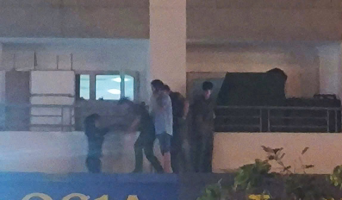 Authorities inspecting the scene discovered a female victim who fell from a high floor of the Muong Thanh Vien Trieu building in Nha Trang. Photo: Phuong Linh