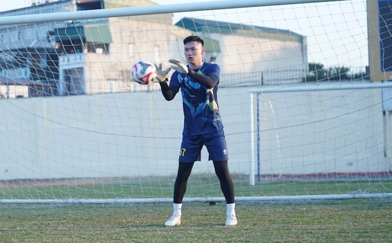 Goalkeeper Trinh Xuan Hoang made a mistake in Thanh Hoa FC's loss at the Southeast Asian Cup C1. Photo: THFC