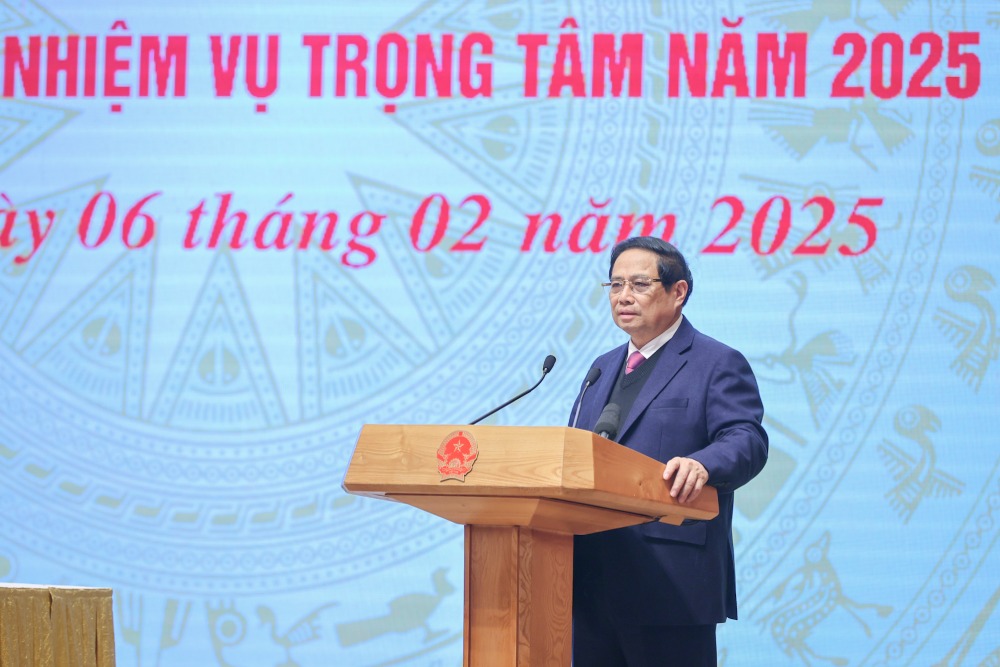 Politburo member and Prime Minister Pham Minh Chinh chaired the 10th meeting summarizing the activities of the National Committee on Digital Transformation and Project 06. Photo: VGP/Nhat Bac