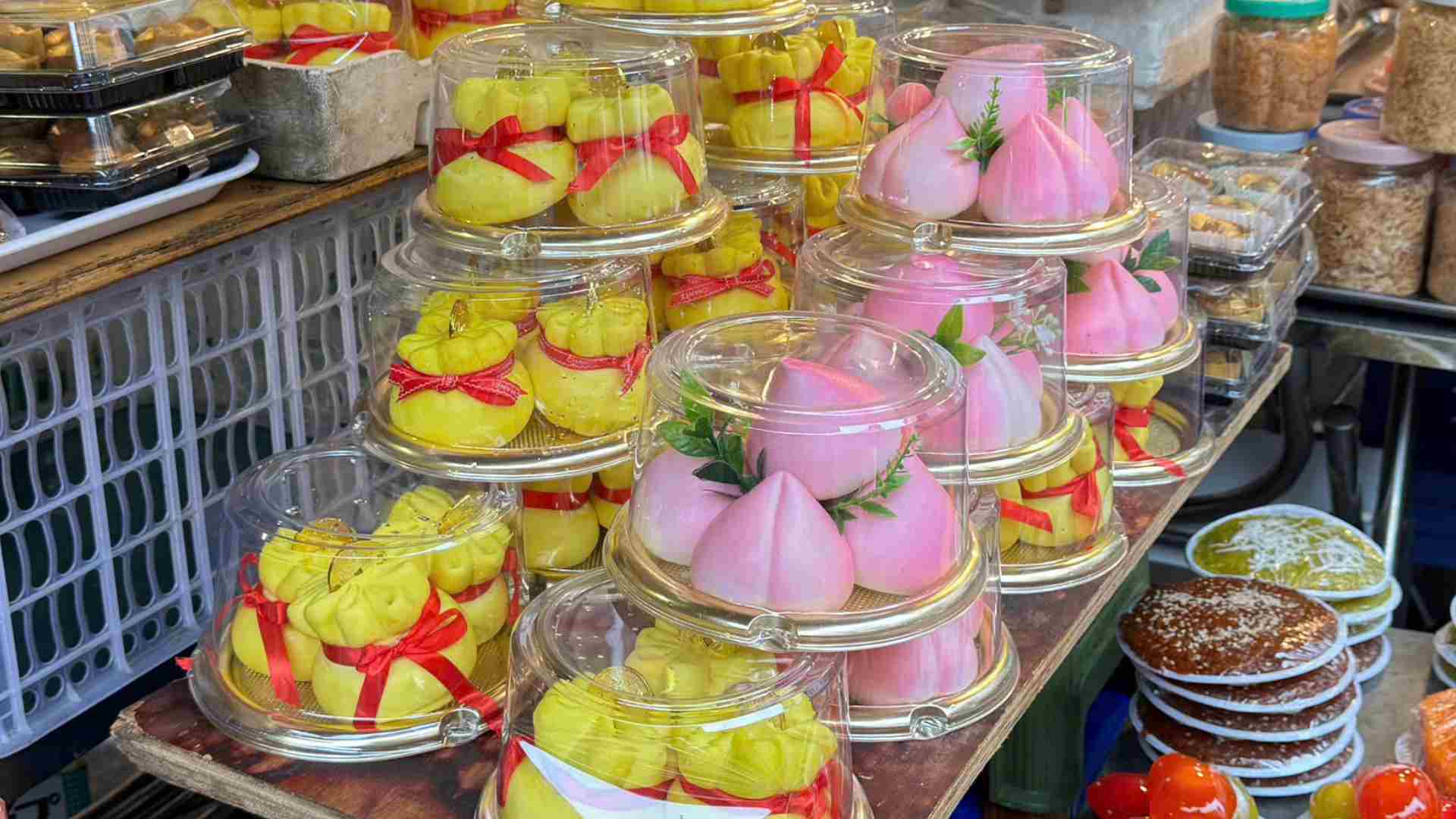 Banh bao chay nam nay duoc nhieu nguoi dan quan tam. Anh: Ngoc Linh