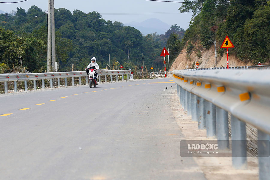 The trillion-dollar road project in the mountainous province of Dien Bien is nearing completion. Photo: Thanh Binh.