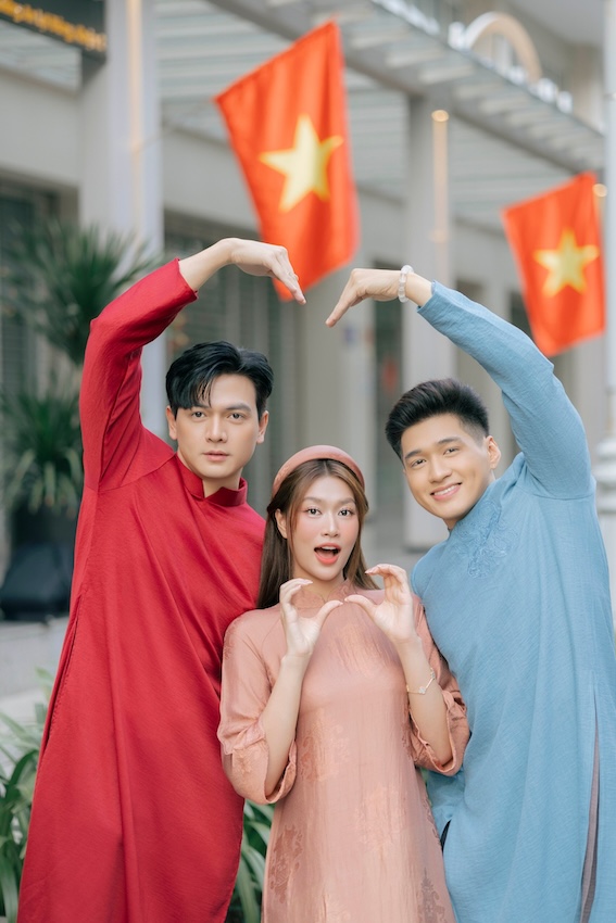 Trong “Nu hon bac ty“, Hoa hau Doan Thien An dong cap cung Le Xuan Tien va Ma Ran Do. Ca 3 co nhung tuong tac an y 