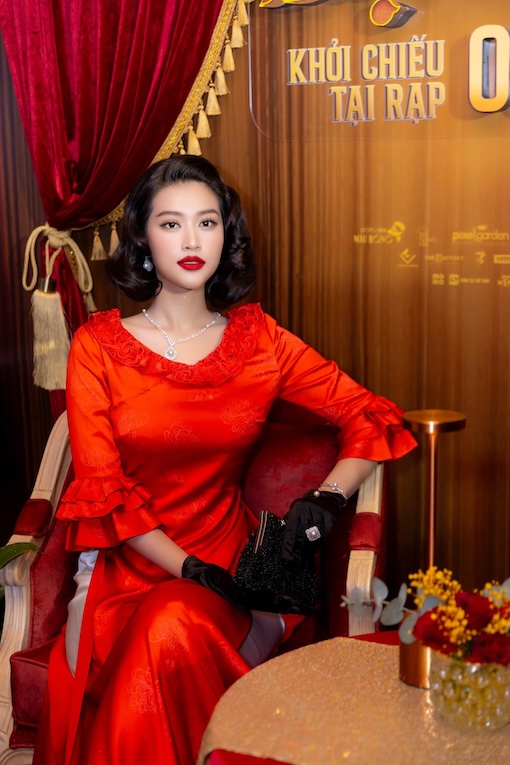 Truoc “Nu hon bac ty“, Thien An da co man chao san dien anh voi vai Bay Loan trong phim “Cong tu Bac Lieu“. Tuy nhien nguoi dep chua gay duoc an tuong, phai toi “Nu hon bac ty“, Thien An moi thuc su duoc chu y. Anh: Nhan vat cung cap. 