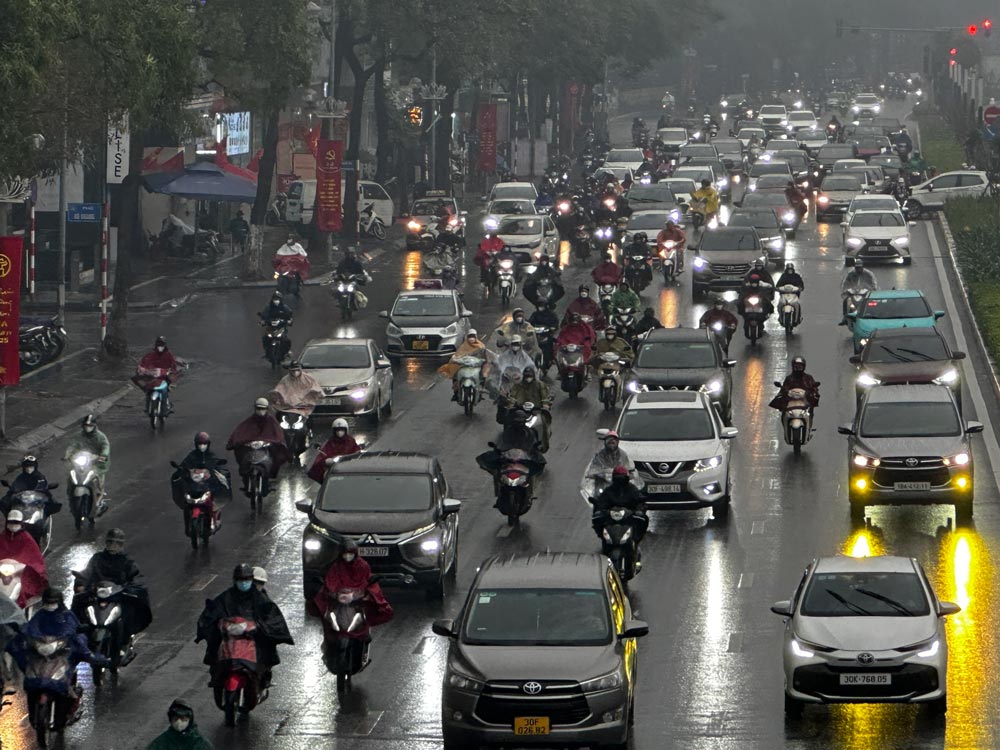 Weather forecast for tomorrow, February 7, in Hanoi is rain and cold. Photo: Viet Anh