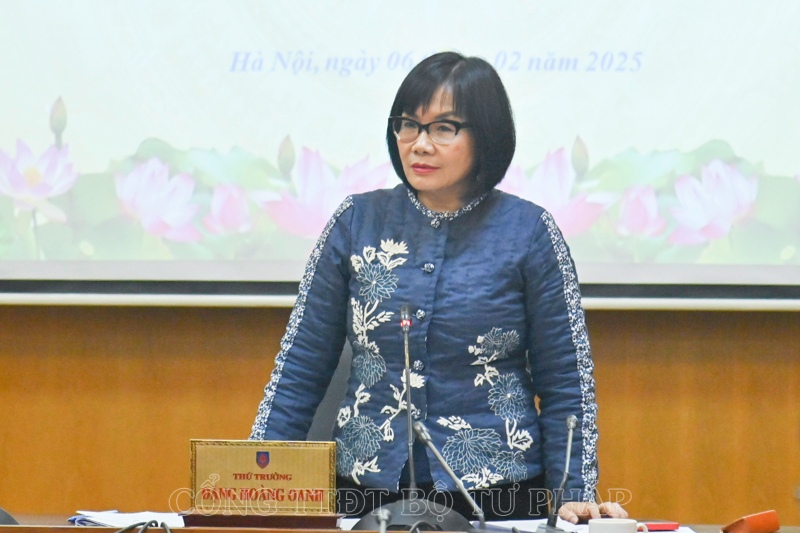 Deputy Minister Dang Hoang Oanh concluded the meeting to review the draft Law on Personal Data Protection. Photo: Ministry of Justice
