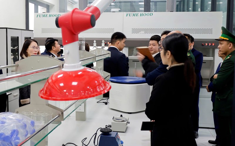 The cargo testing and testing room is located at Bac Luan 2 Cau Chemicals Station (Mong Cai, Quang Ninh). Photo: Mong Cai e-Portal