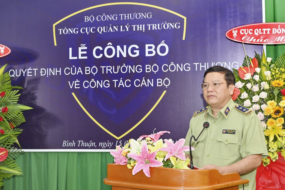 Mr. Nguyen Tien Son, Director of Binh Thuan Provincial Market Management Department was reprimanded. Photo: binhthuan.gov.vn