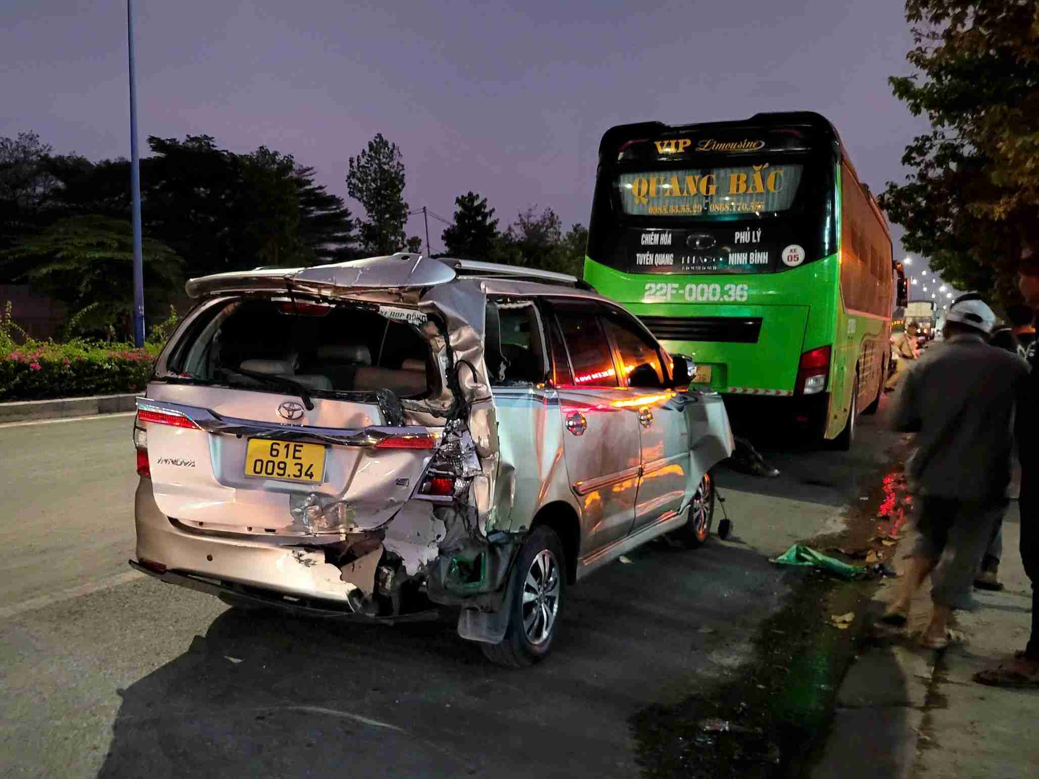 Den toi cung ngay luc luong chuc nang da xu ly xong hien truong vu tai nan. Anh: Dinh Trong