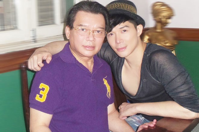 Singer Nathan Lee and his father, former Ambassador Truong Trieu Duong. Photo: FBNV