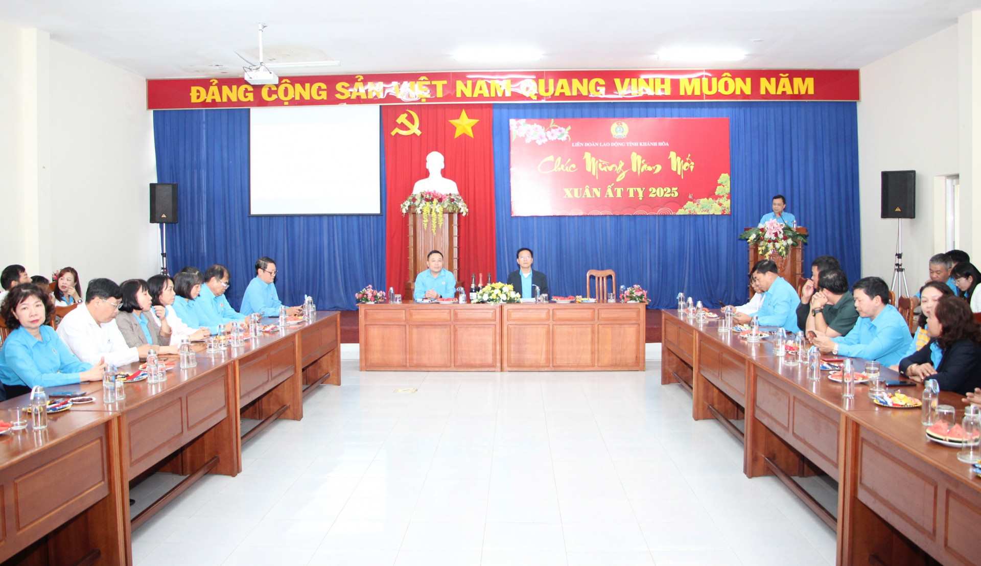 Streamlining the apparatus to operate more effectively is one of the tasks that the Khanh Hoa Provincial Federation of Labor has implemented since the beginning of 2025. Photo: Phuong Linh