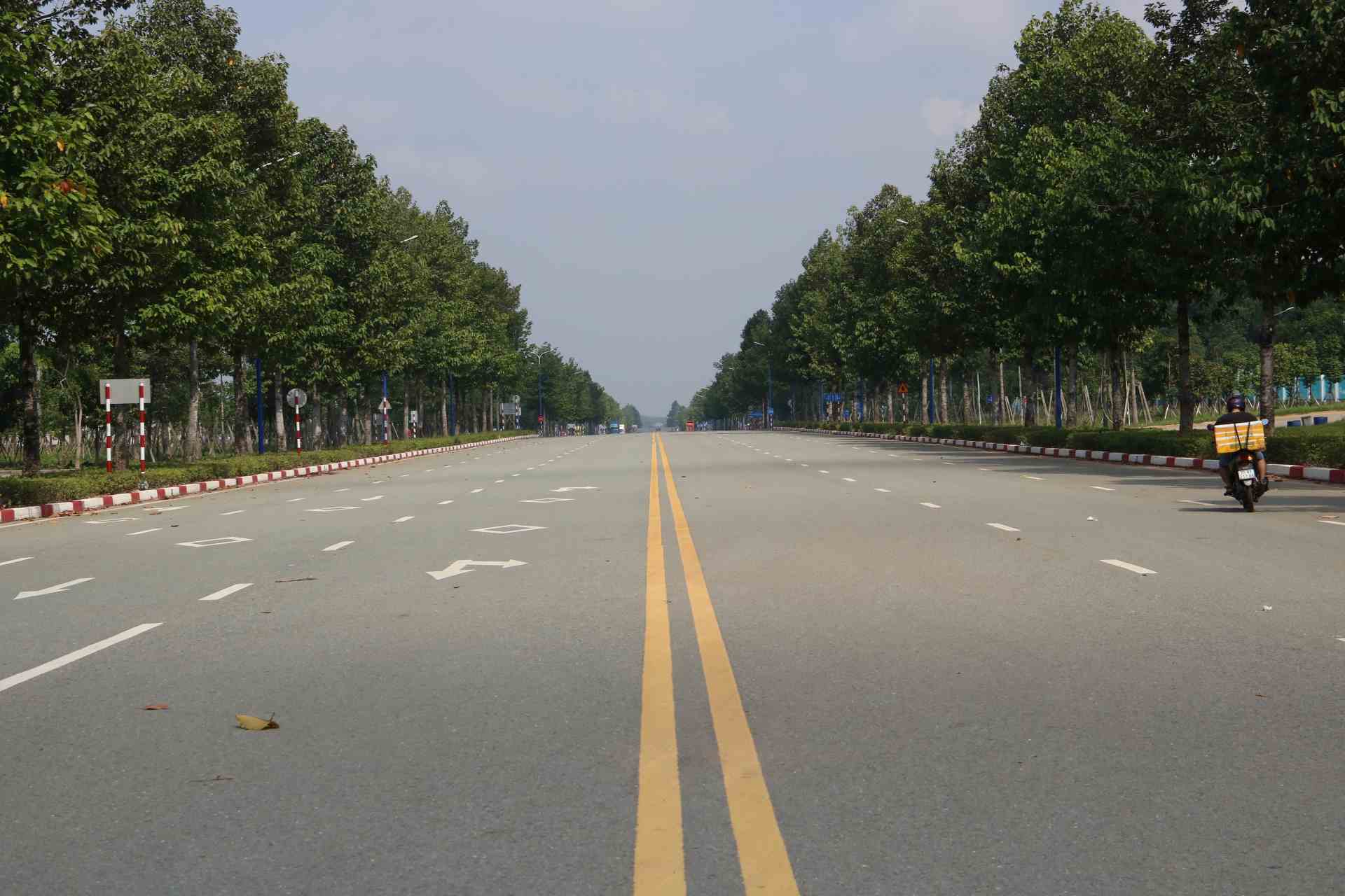 23,639 billion VND invested in building Ho Chi Minh City's Ring Road 4 through Binh Duong. Photo: Dinh Trong