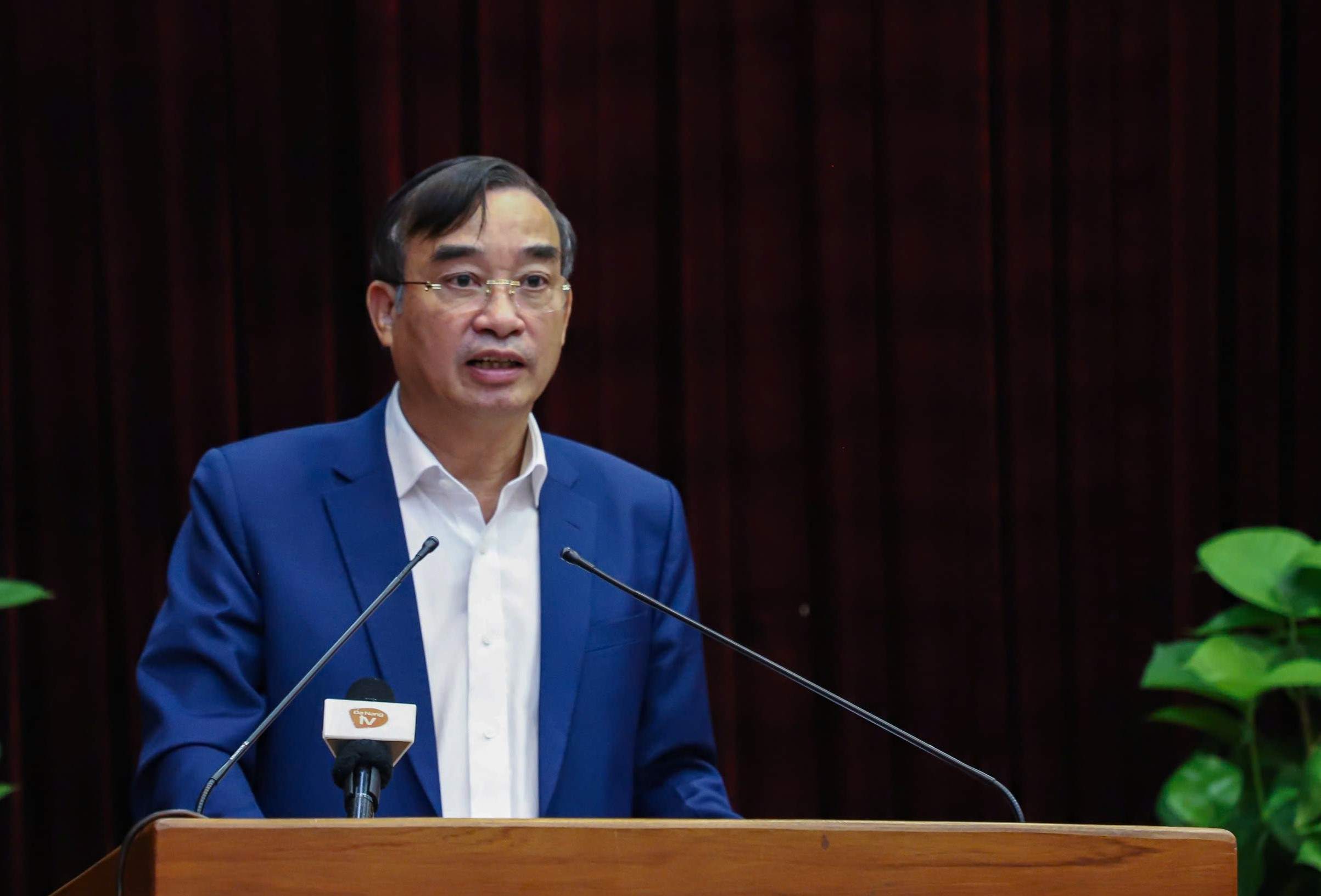 Mr. Le Trung Chinh - Chairman of the People's Committee of Da Nang City - was appointed to hold the position of Secretary of the Party Committee of the City People's Committee. Photo: Ha Phan