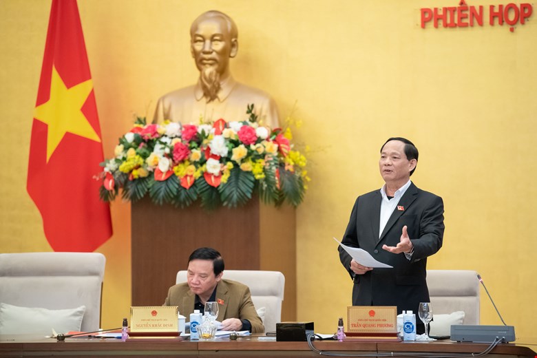Vice Chairman of the National Assembly Tran Quang Phuong expressed his opinion that when management agencies mobilize teachers from the lowlands to the lowlands, they must act like the army, and they must go. Photo: Quochoi.vn