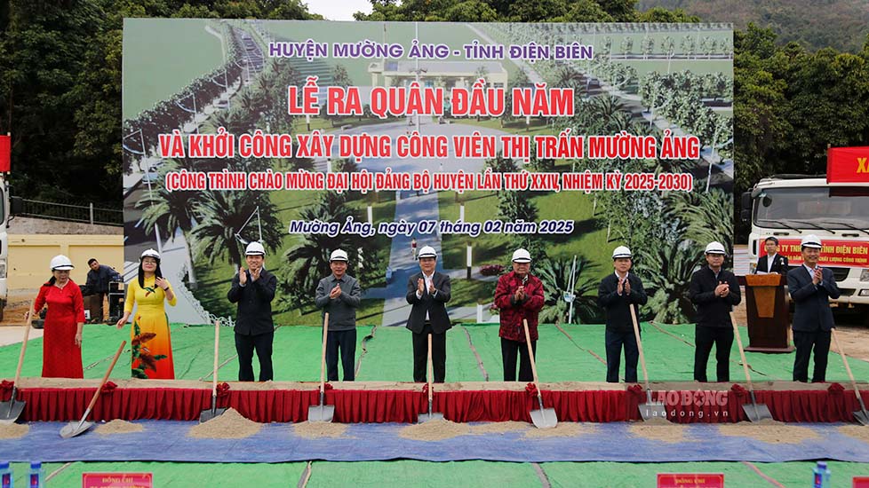 Cong vien thi tran Muong Ang - la mot trong 16 cong trinh chao mung Dai hoi Dang cac cap tren dia ban huyen.