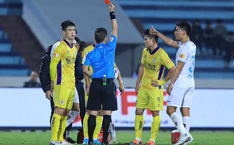 Tuan Hai and 10 other players were "suspended" in round 12 of V.League 2024-2025. Photo: Minh Dan