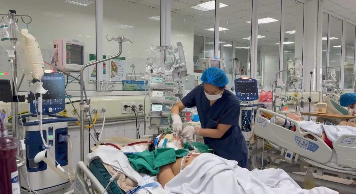 Một người mắc cúm có thể lây bệnh cho hai người khác