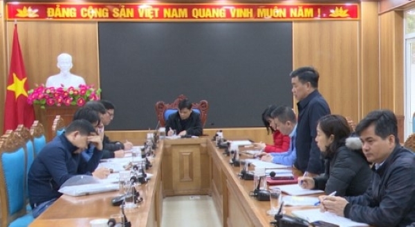 Leaders of Kien An and Hai Phong districts heard a report on the implementation of a number of projects in the district. Photo: E -port of Kien An District