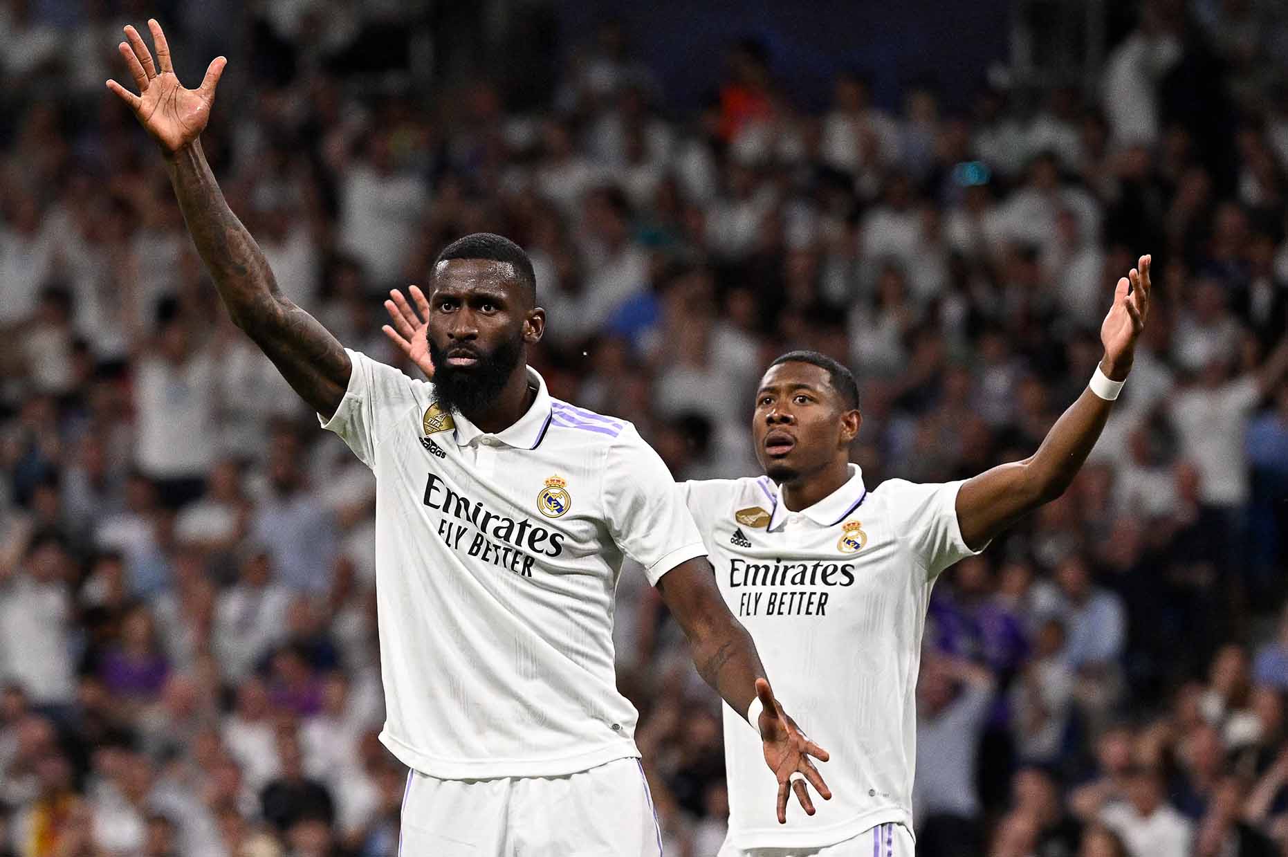 Both Antonio Rudiger and David Alaba cannot participate in the upcoming two important matches of Real Madrid. Photo: AFP