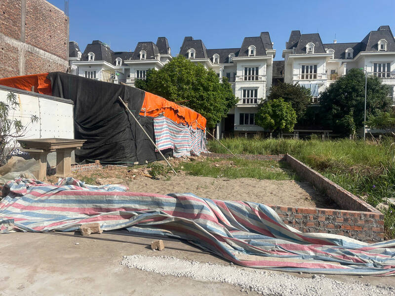 The segment of land in Hanoi is interested by many investors. Photo: Thu Giang