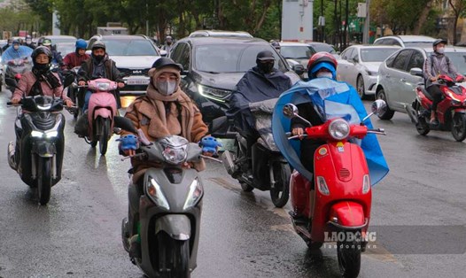 Dự báo thời tiết sáng mai 8.2 ở Hà Nội có mưa, trời rét đậm.  Ảnh: Tuấn Anh