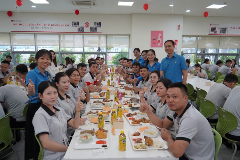 Trade union meal at LG Innotek Co., Ltd., Hai Phong Economic Zone. Photo: Mai Dung