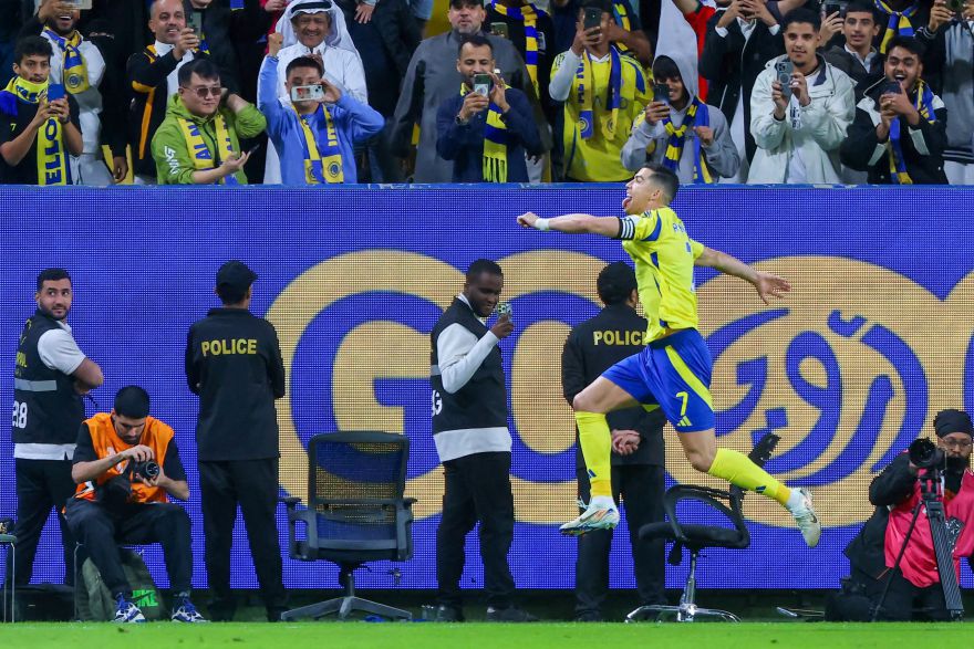 Ronaldo started a double in the match of Al Nassr winning Damac 2 - 0 at Saudi Pro League on November 29.2024. Photo: AFP
