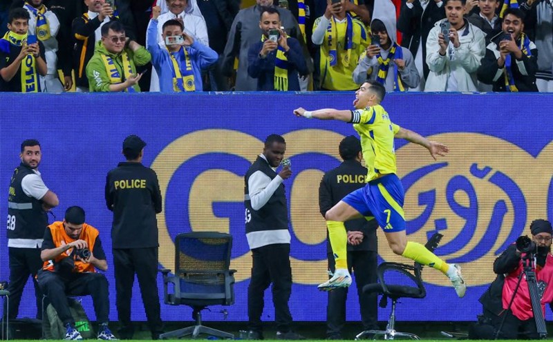 Ronaldo started a double in the match of Al Nassr winning Damac 2 - 0 at Saudi Pro League on November 29.2024. Photo: AFP