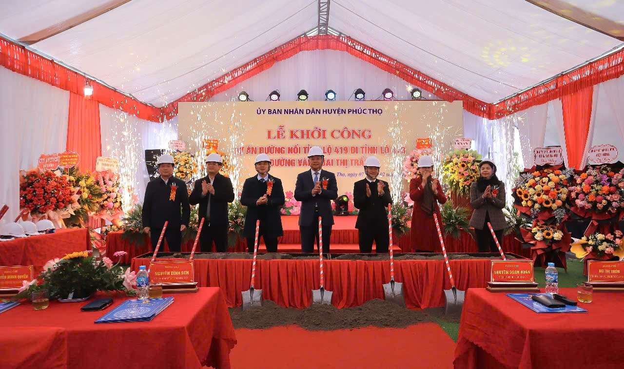 Phuc Tho started the road connecting Provincial Road 419 to Provincial Road 418. Photo: Minh Phu