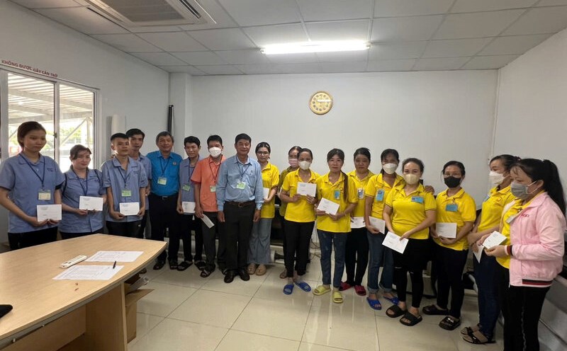 Vinh Long Trade Union attracted union members thanks to practical care. Photo: Labor Federation of Vinh Long Province