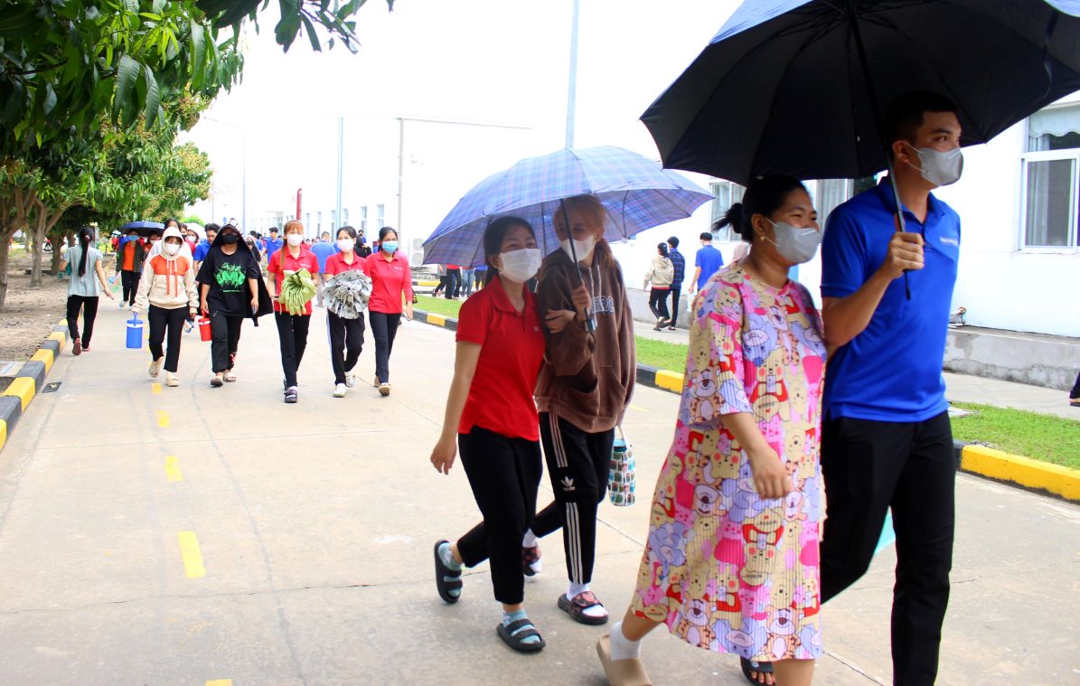 Đông đủ và tràn đầy năng lượng tích cực là hình ảnh mà chúng tôi bắt gặp tại các cơ sở sản xuất có tổ chức Công đoàn trên địa bàn tỉnh An Giang, nhất là các Khu công nghiệp.  