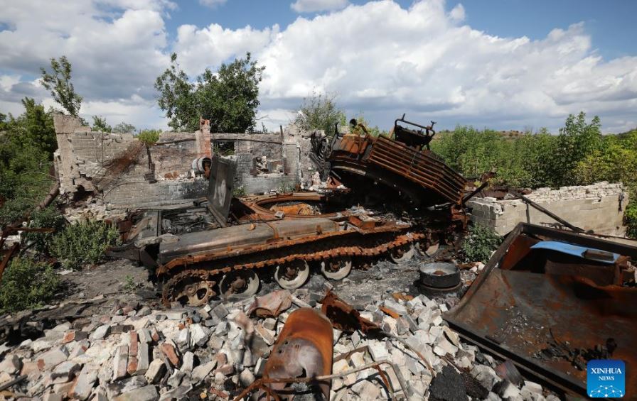 The tank was left in Dzerzhinsk (called Toretsk in Ukraine), Donbass region, eastern Ukraine. Photo: Xinhua