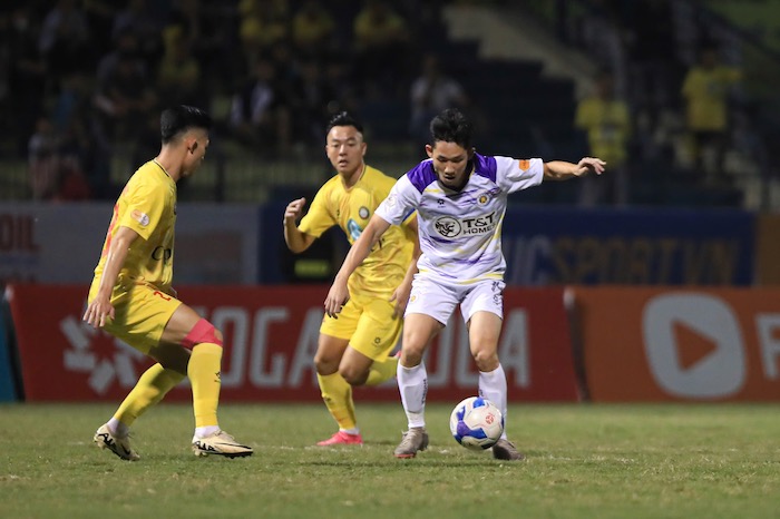 Thanh Hoa va Ha Noi FC dang co dau hieu chung lai. Anh: Minh Dan