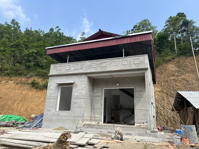 Cao Bang province strives to erase over 7,100 temporary houses, dilapidated in 2025. Artwork: Tan Van.