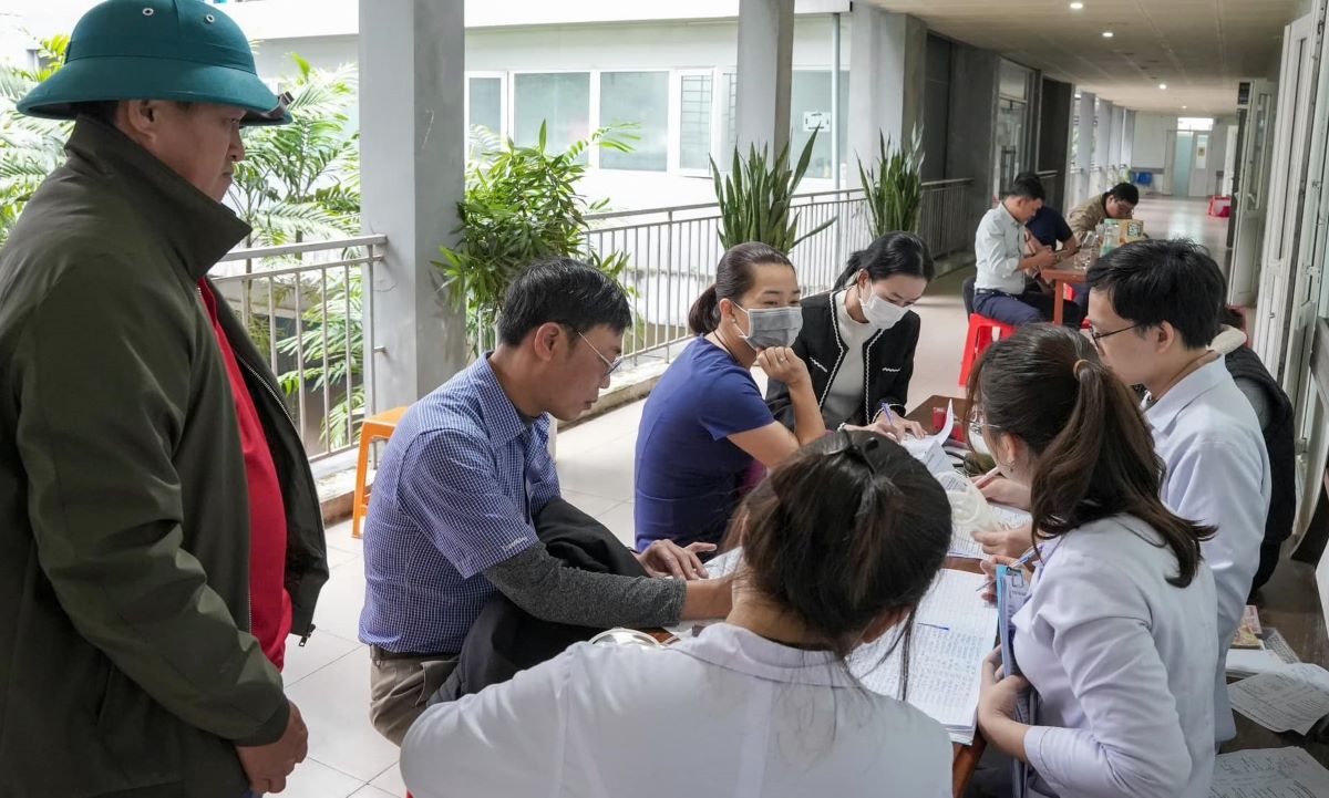 Register to participate in blood donation to overcome blood scarcity. Photo: Quang Tri General Hospital