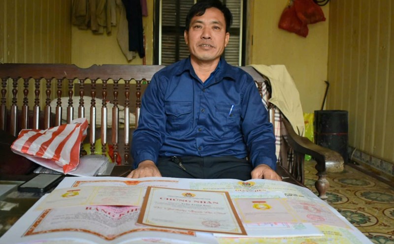 Mr. Tran Trong Kim - Head of Mechanical Team, Tien Hai Irrigation Works Exploitation Enterprise (Nam Thai Binh Irrigation Works Exploitation Company Limited). Photo: Nam Hong