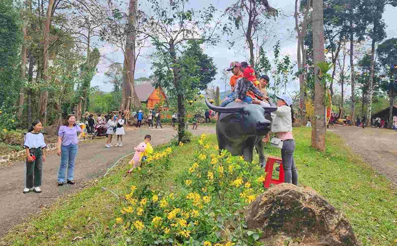 D'ray Sap - Gia Long eco -tourism area in Dak Sor commune, Krong No district is an attractive destination in Dak Nong province. Photo: My Hang