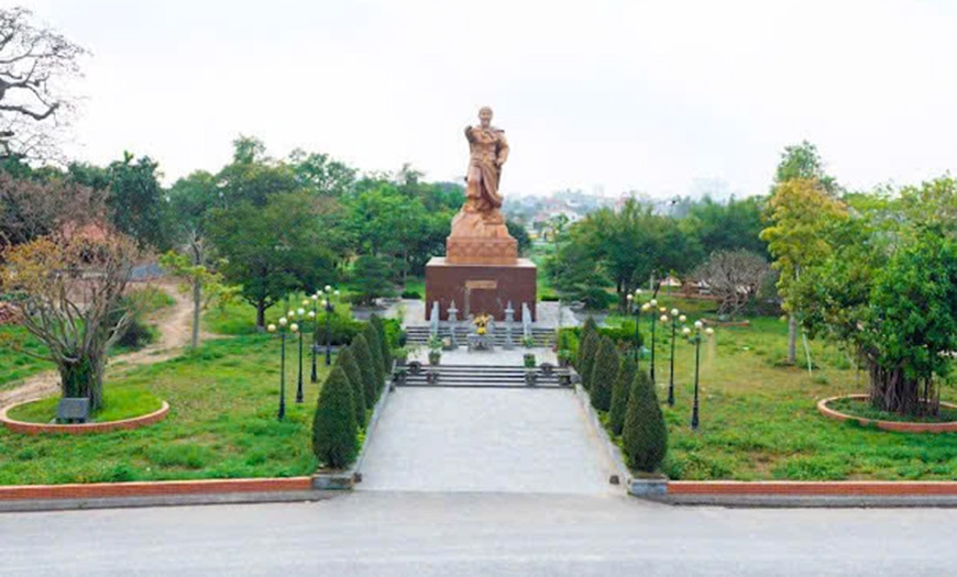 Tuong Duc vuong Ngo Quyen tai Cum di tich Tu Luong Xam. Anh: Minh Hung