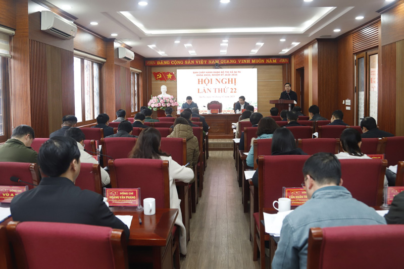 Many Sa Pa officials pioneered their retirement and transferred work to restore the process of merging and streamlining the administrative apparatus. Photo: TV Sa Pa