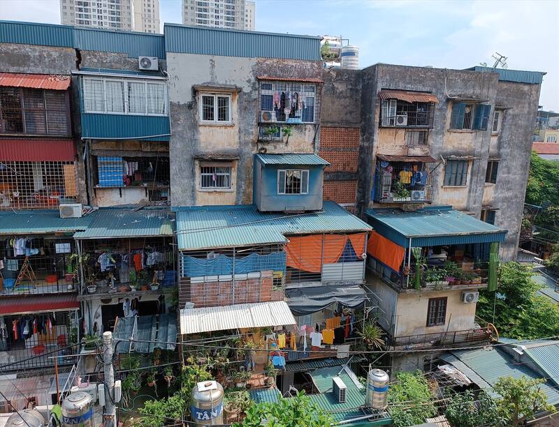 The old collective house segment in Hanoi is interested by many investors. Photo: Thu Giang